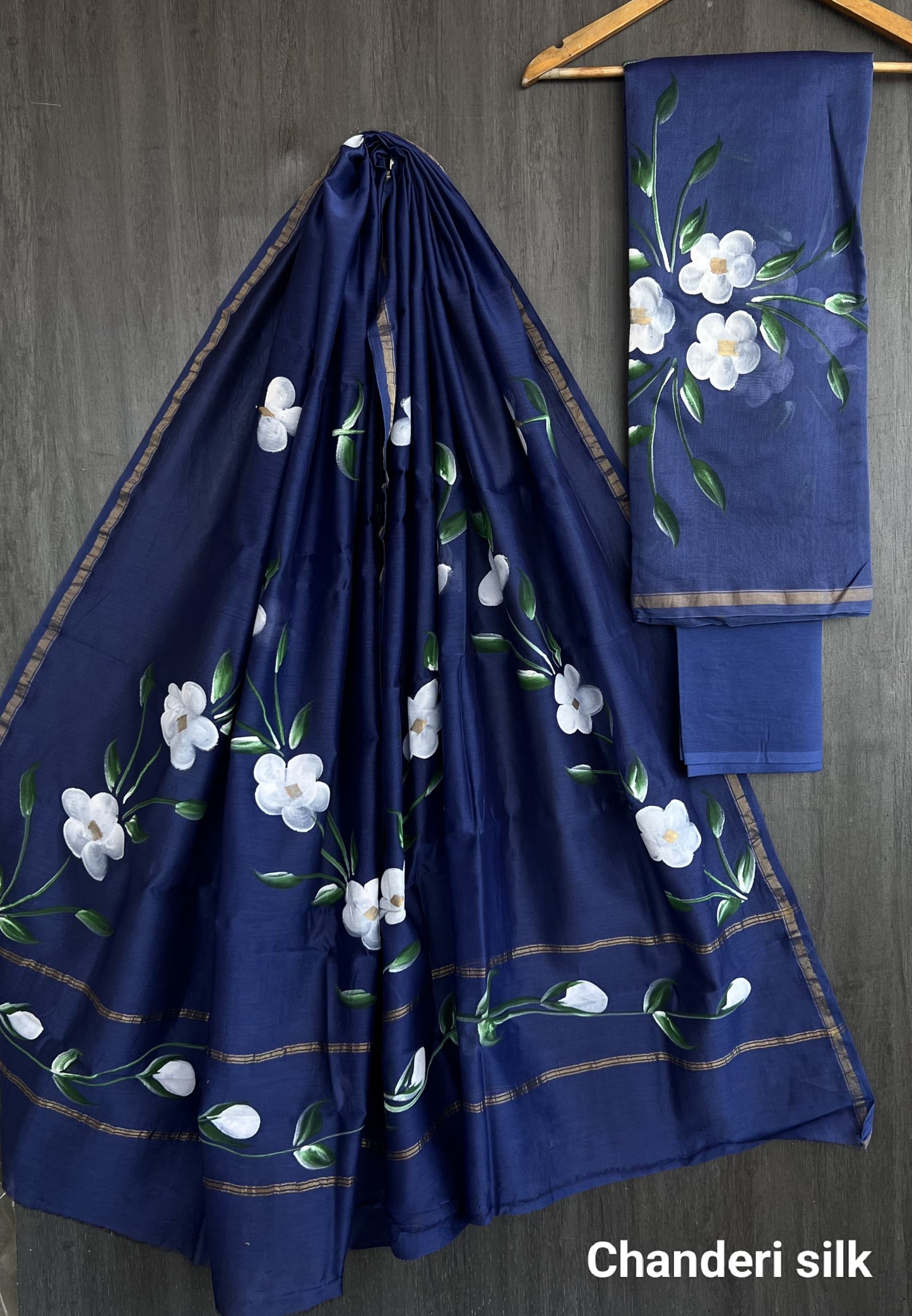 Ethereal Elegance: Hand-painted Maheshwari Silk Saree