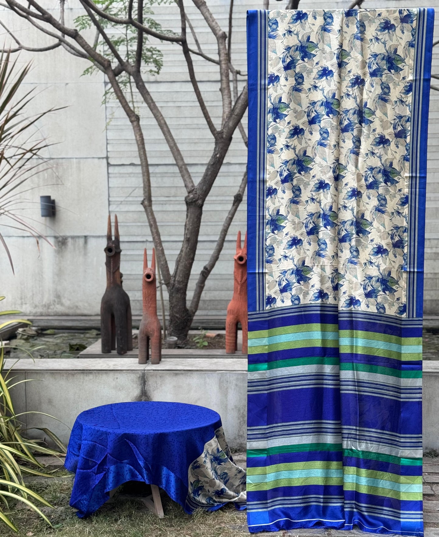 This pure pashmina feel fabrics has weaving satin border on both the sides. It’s silky design just compliments the fabric.